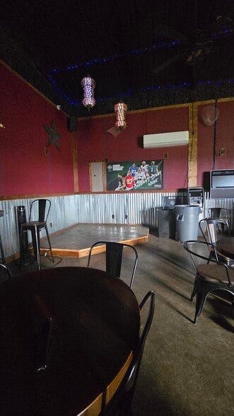 More Photos Of 4021 Acton Hwy, Granbury General Retail For Lease