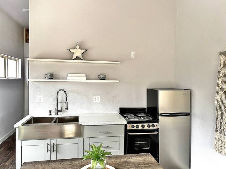 More Photos Of 6159 Crestview Dr, Athens Specialty For Sale