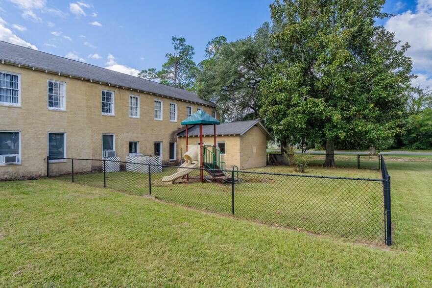 More Photos Of 412 McDonald St, Waycross Specialty For Sale