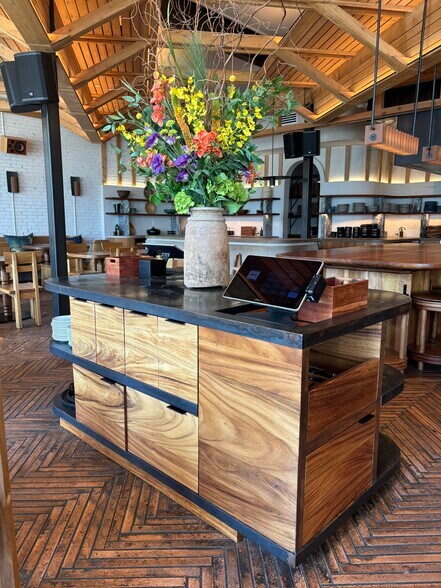 More Photos Of 1432 W 31st St, Minneapolis Storefront Retail Residential For Lease