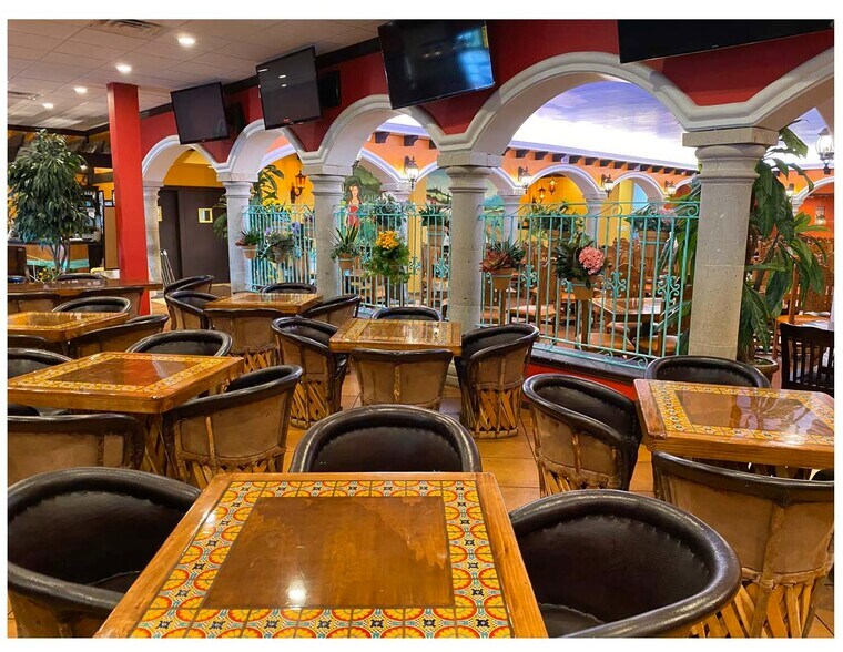 More Photos Of 12030 Murphy Rd, Houston Restaurant For Sale