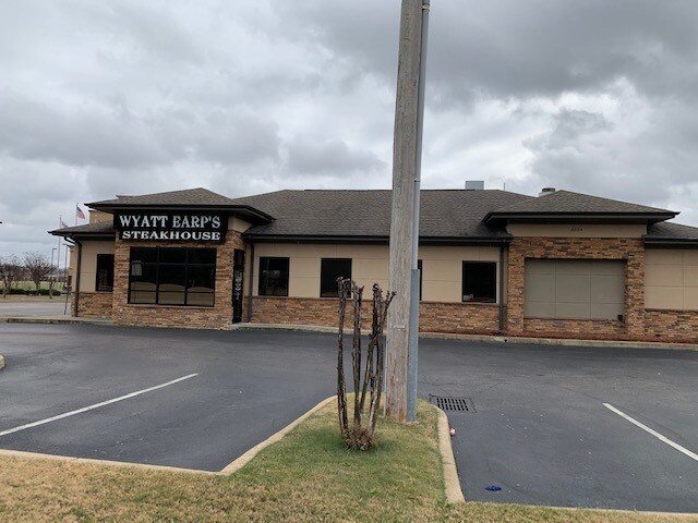 More Photos Of 8834 US Highway 51 N, Millington Restaurant For Lease