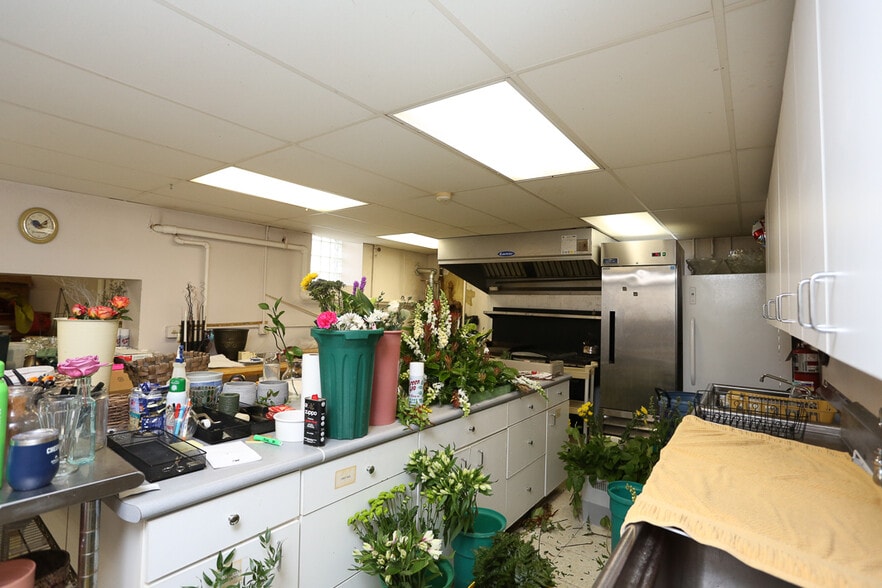 More Photos Of 1205 Elm St, Youngstown Religious Facility For Sale