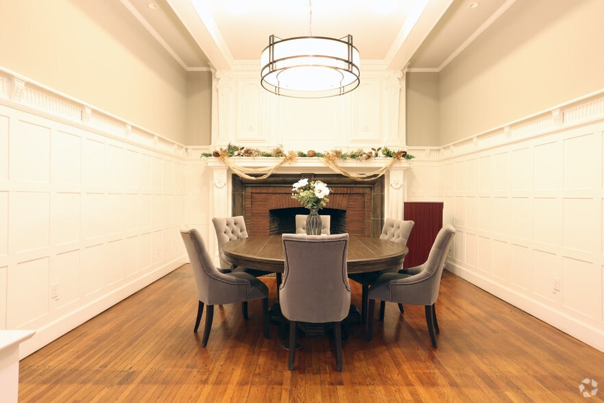 More Photos Of 300 Alexander St, Rochester Apartments For Sale