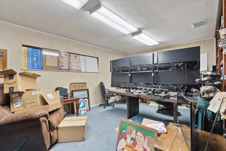 More Photos Of 13 Ne 3rd St, Chiefland Office For Sale