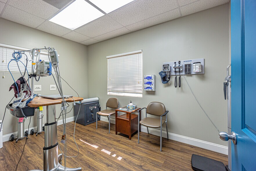 More Photos Of 6502 Gunn Hwy, Tampa Medical For Sale