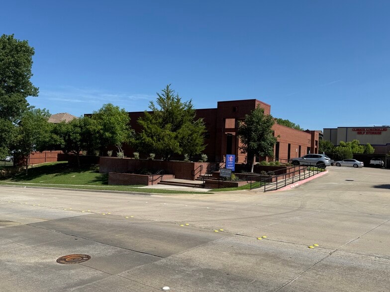 More Photos Of 6116 Oakbend Trl, Fort Worth Medical For Lease