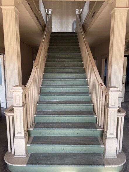 More Photos Of 128-132 Carthage St, Sanford Storefront Retail Office For Sale