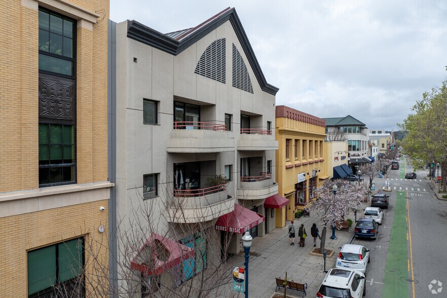 More Photos Of 1115-1119 Pacific Ave, Santa Cruz Office For Lease