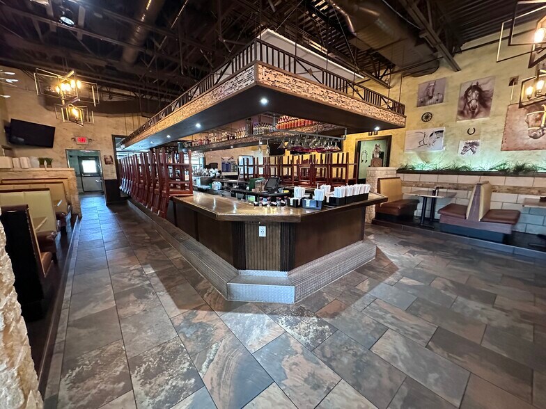 More Photos Of 2805 W Loop 340, Waco Restaurant For Sale