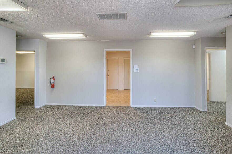 More Photos Of 2950 Feather River Blvd, Oroville Light Distribution For Sale