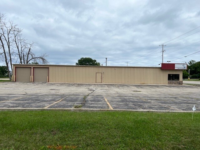 More Photos Of 2040 North Ave, Sheboygan Warehouse For Lease