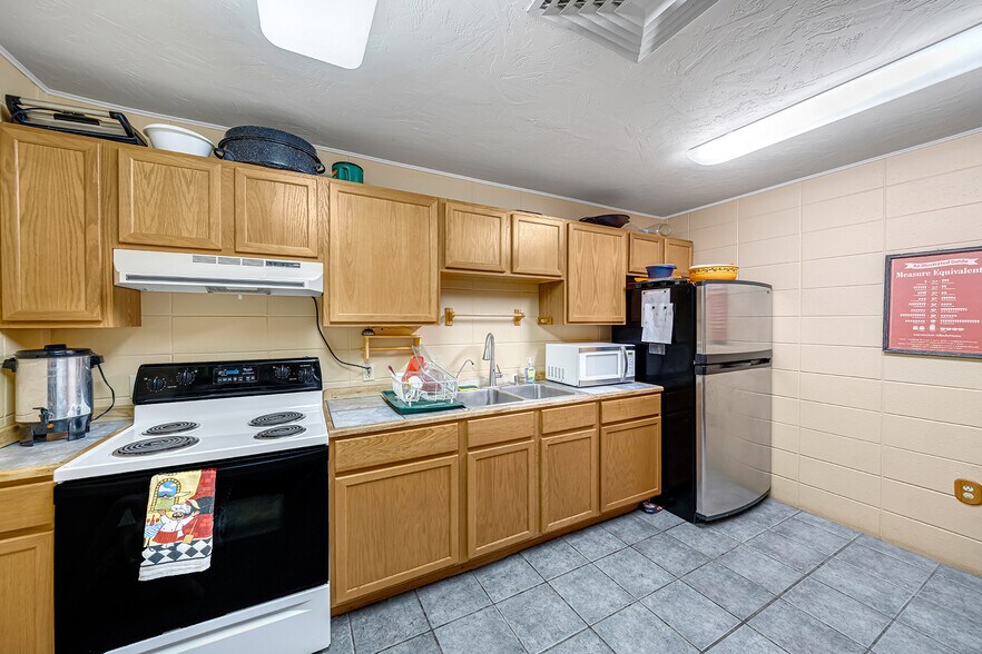 More Photos Of 389 Roberts Ct, Grand Junction Service For Sale