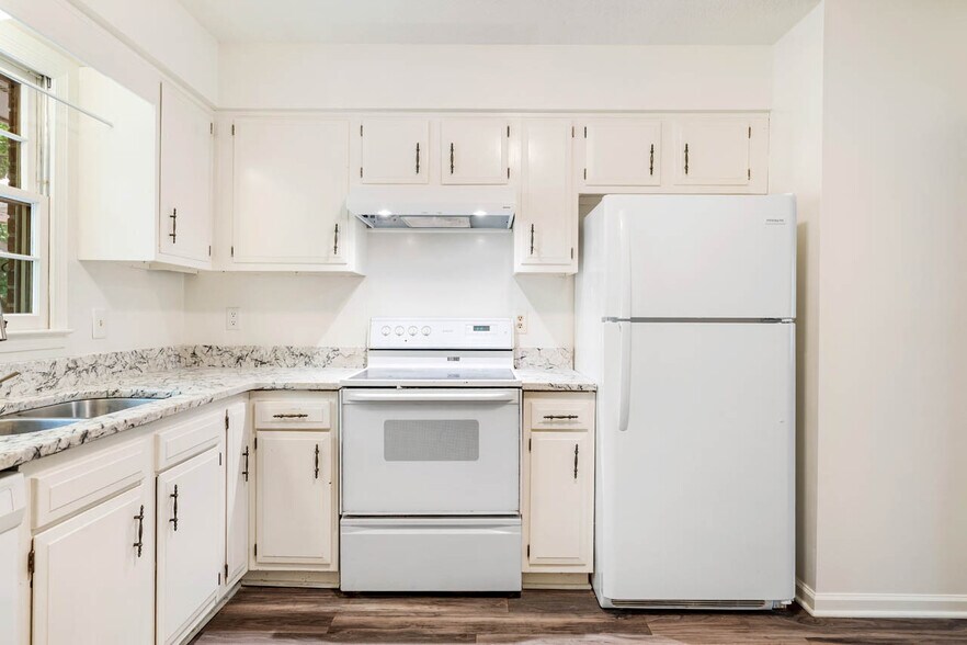 More Photos Of 547 Cedar Lake Rd, Chapel Hill Multifamily For Sale