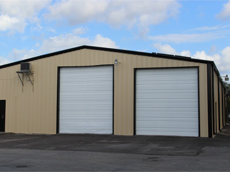 More Photos Of 13215 N Nebraska Ave, Tampa Warehouse For Lease