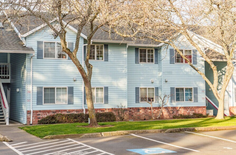More Photos Of 723 SE 60th Ave, Portland Apartments For Sale