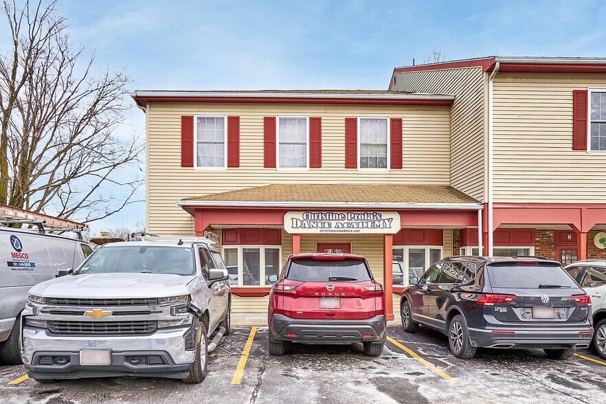 More Photos Of 200 Walnut St, Saugus Storefront Retail Office For Sale