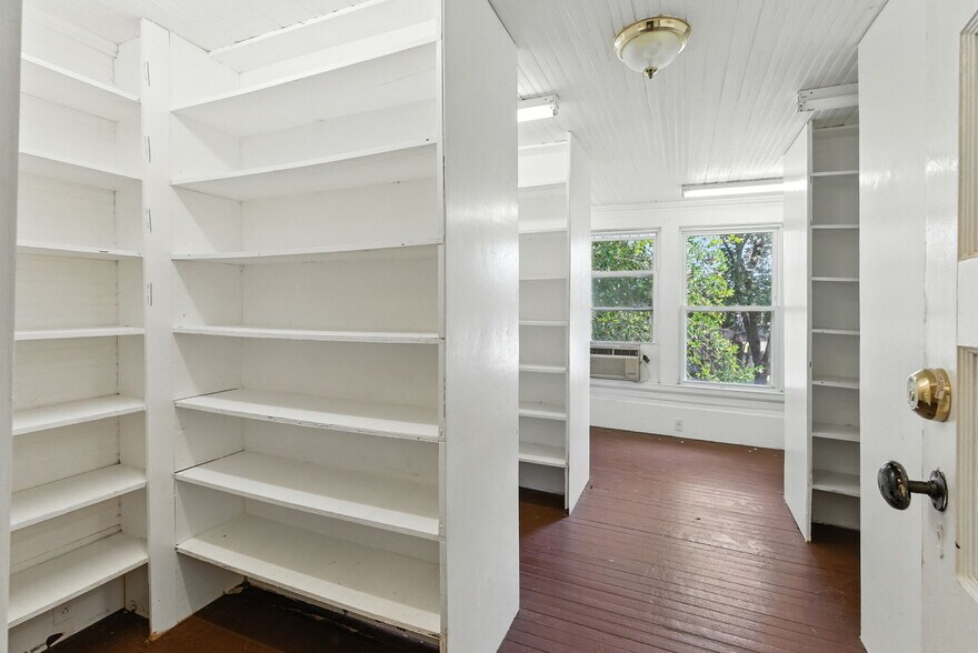 More Photos Of 208 N Main St, Prosperity Office Residential For Sale