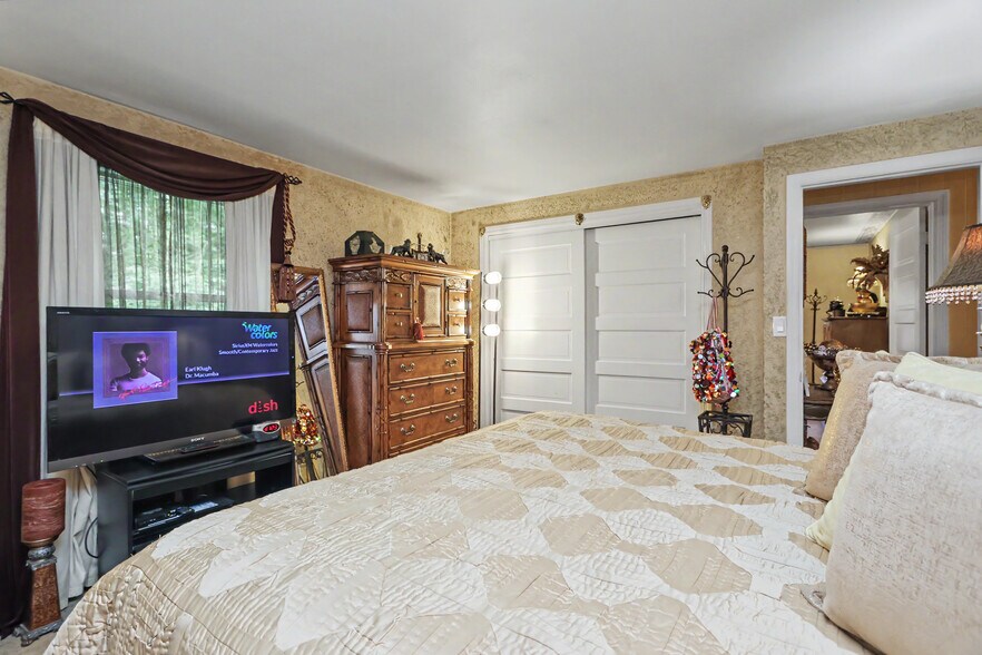 More Photos Of 524 State Route 314 N, Ontario Specialty For Sale