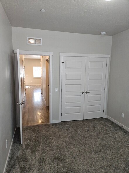 More Photos Of 324 NE 3rd St, Meridian Multifamily For Sale