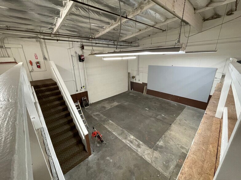More Photos Of 245 Fischer Ave, Costa Mesa Light Manufacturing For Lease