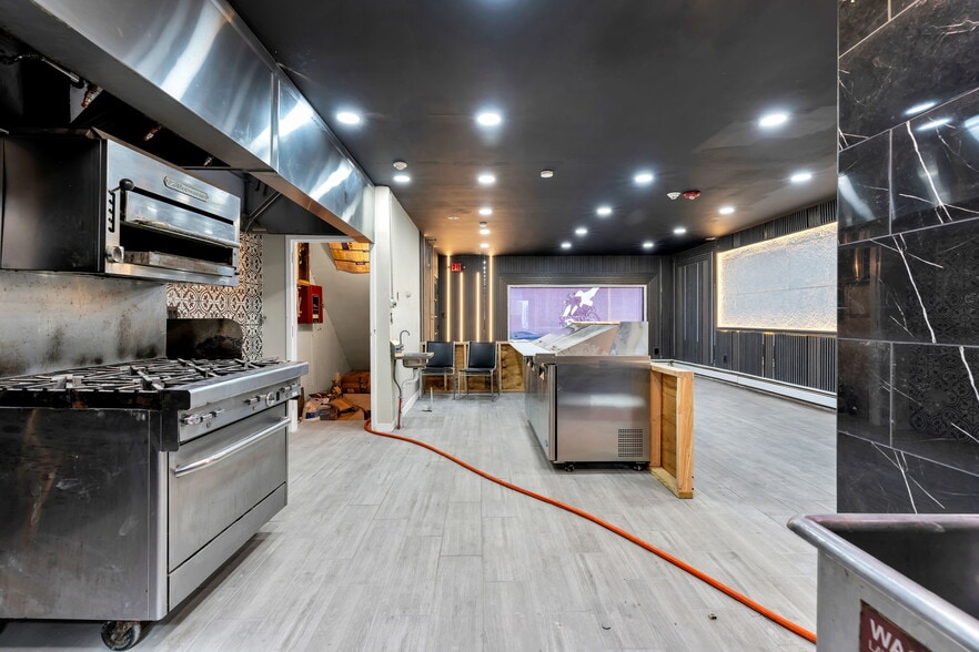 More Photos Of 166 Getty Ave, Paterson Restaurant For Lease