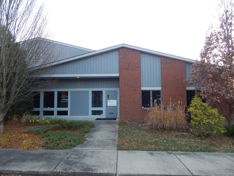 More Photos Of 3310 Croasdaile Dr, Durham Office For Lease