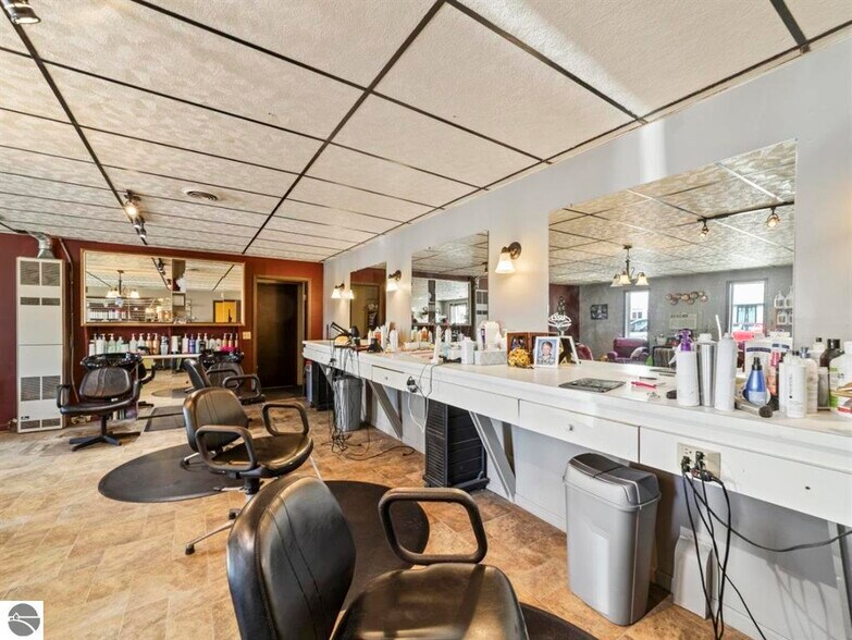 More Photos Of 180 S Benzie Blvd, Beulah Storefront Retail Office For Sale