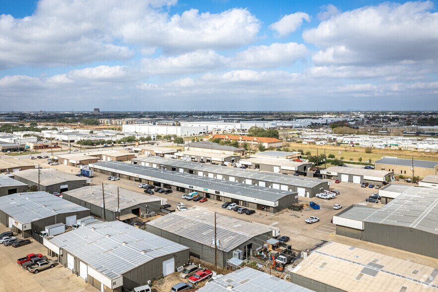 More Photos Of 12999 Murphy Rd, Stafford Warehouse For Lease