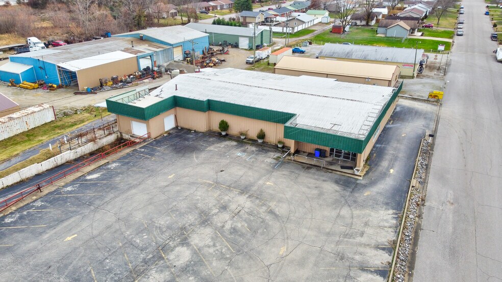 More Photos Of 2015 Payne st, Tell City Light Distribution For Sale