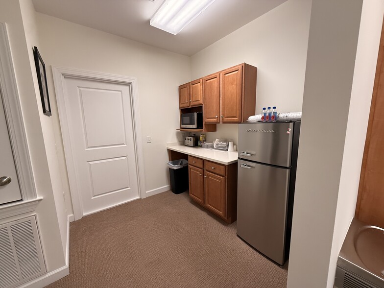 More Photos Of 1020 Bryan Wood Loop, Savannah Medical For Lease