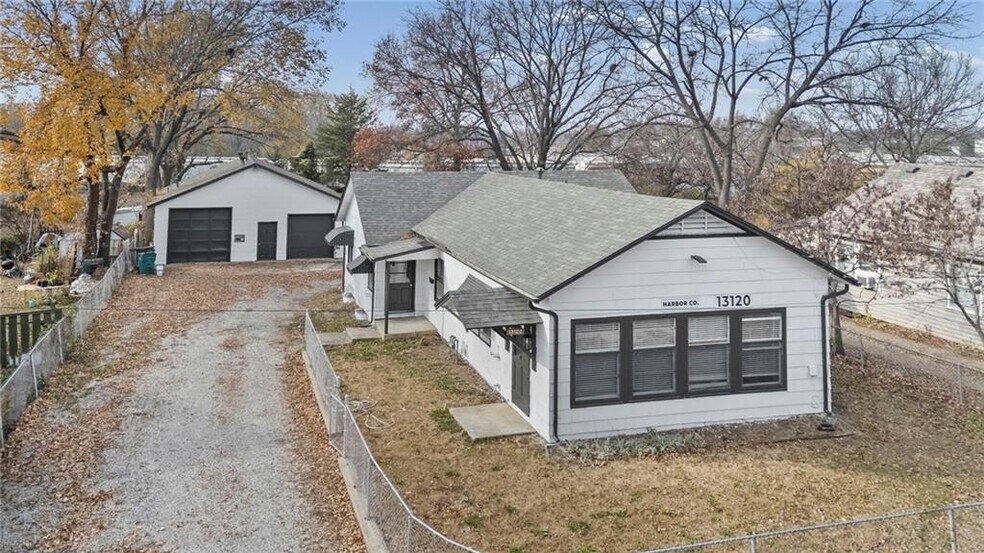 Primary Photo Of 13120 4th St, Grandview Industrial For Sale
