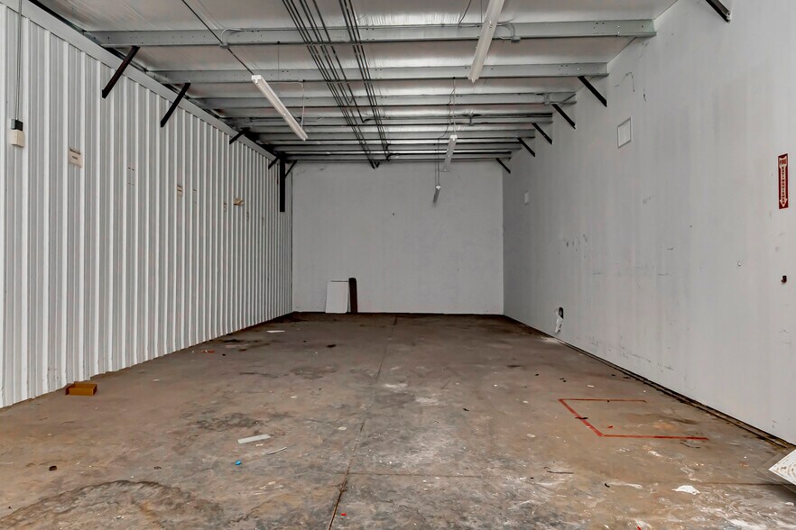 More Photos Of 3939 Choctaw Dr, Baton Rouge Freestanding For Sale