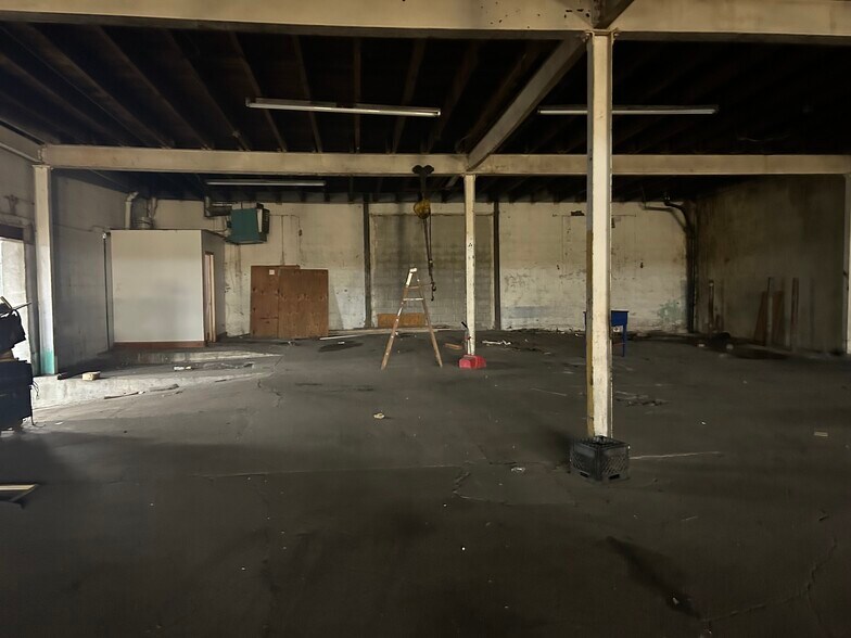 More Photos Of 2111-2141 E Rush St, Philadelphia Warehouse For Lease