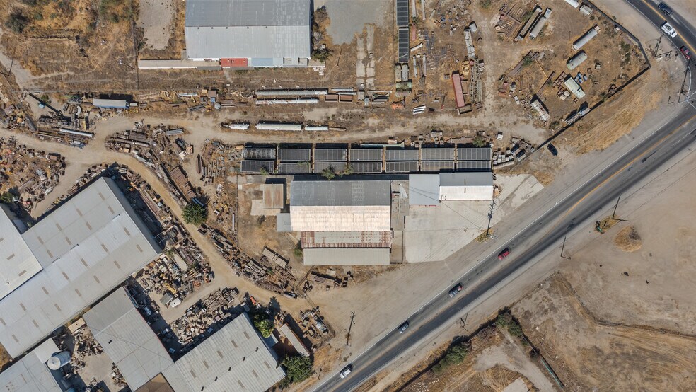 More Photos Of 550 Highway 46, Wasco Warehouse For Lease