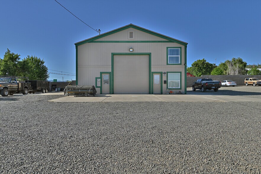 More Photos Of 21 Ball Rd, Eagle Point Warehouse For Sale