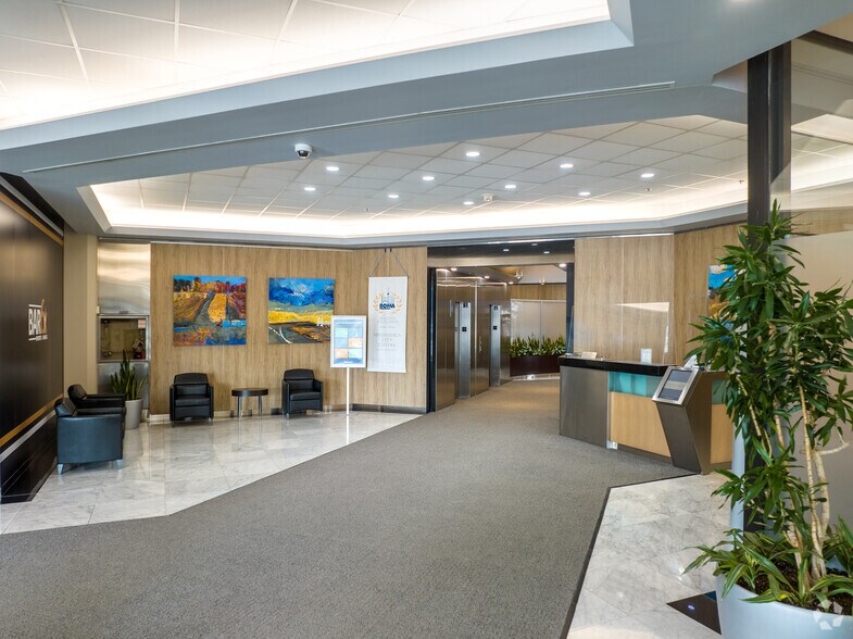 More Photos Of 201 City Centre Dr, Mississauga Office For Lease