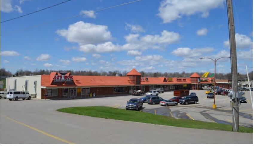 More Photos Of 1400 S Main St, Maryville General Retail For Lease
