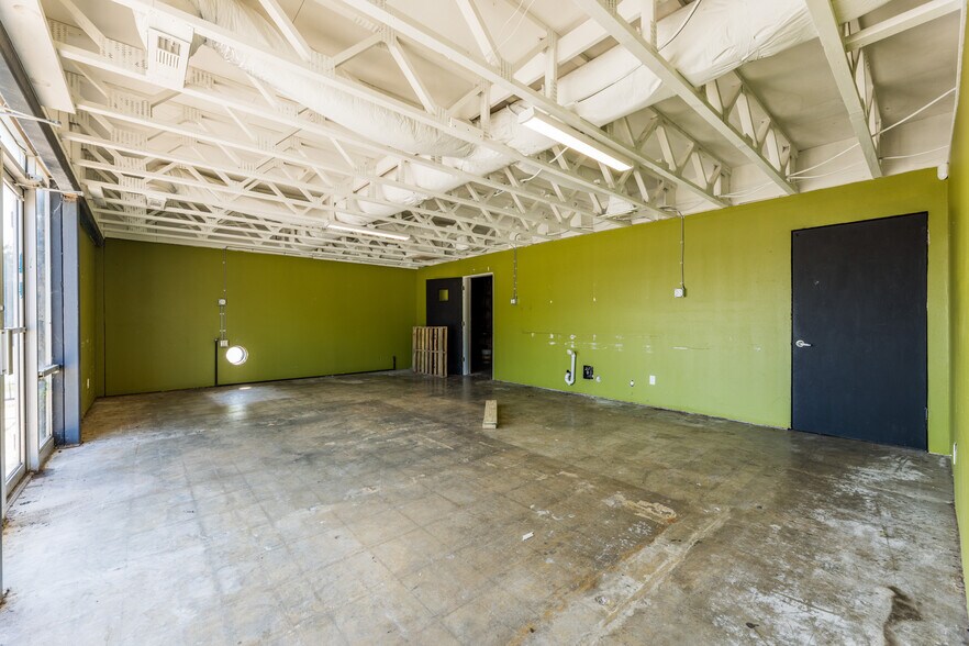 More Photos Of 535 W Poplar St, Fayetteville Warehouse For Lease