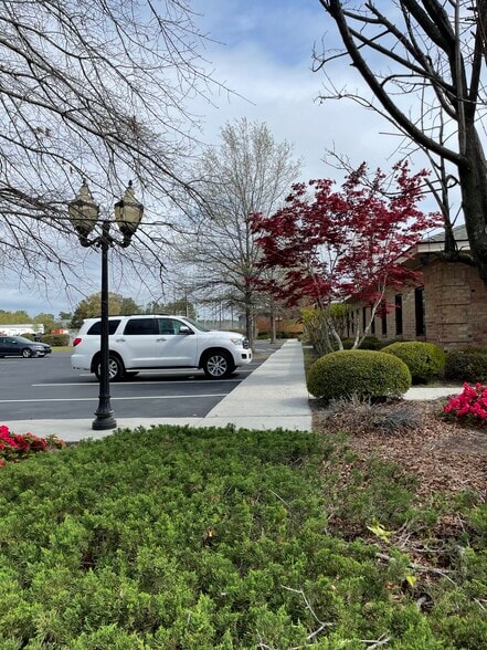 More Photos Of 5505 Business Dr, Wilmington Office For Sale