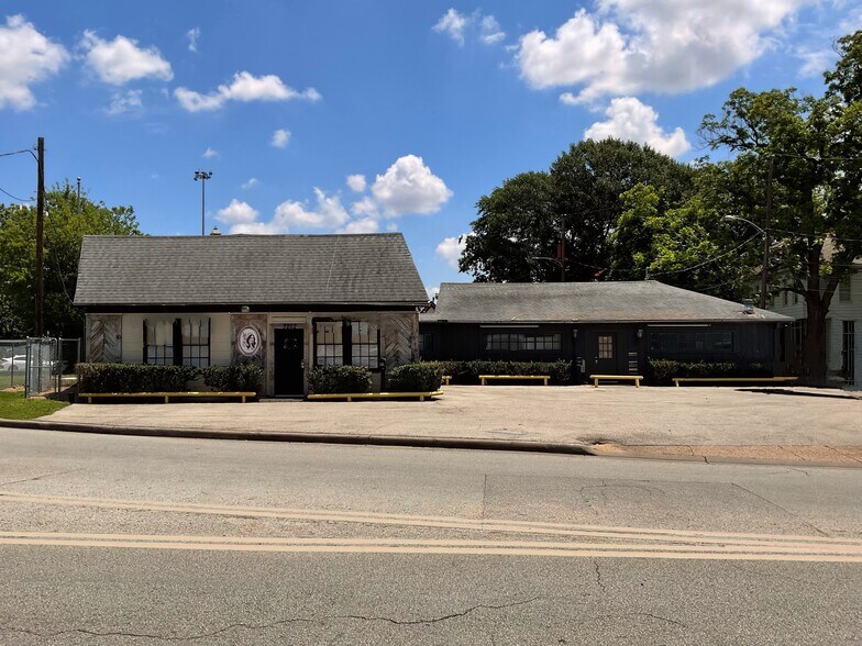 More Photos Of 3206 Houston Ave, Houston General Retail For Sale