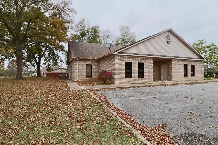 More Photos Of 1203 E College St, Brownsville Medical For Sale