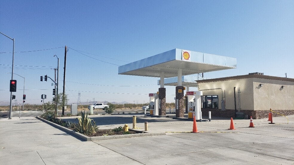 Primary Photo Of 13118 Pearblossom Hwy, Pearblossom Service Station For Sale