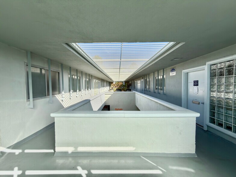 More Photos Of 15216 Vanowen St, Van Nuys Medical For Lease