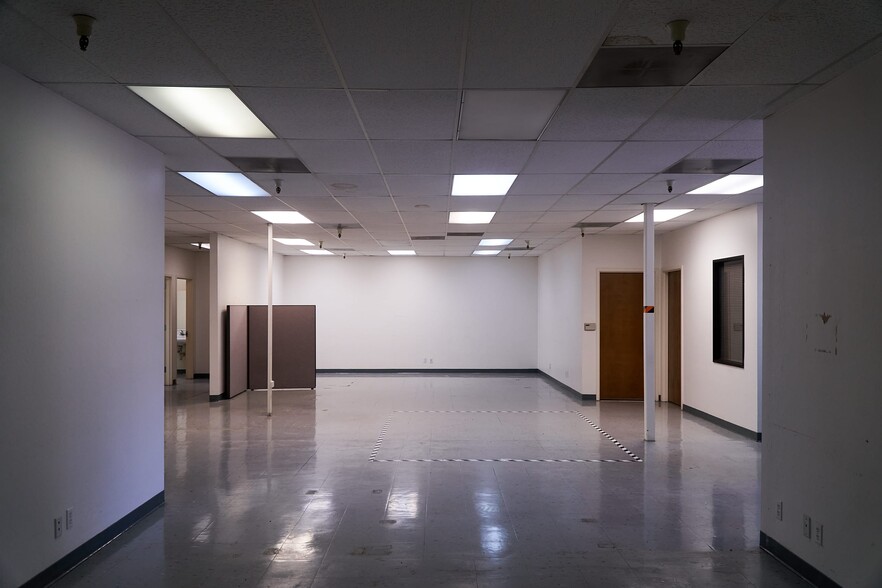 More Photos Of 3033-3095 Richmond Pky, Richmond Unknown For Lease