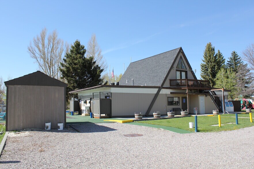 More Photos Of 735 W Park St, Dillon Trailer Camper Park For Sale