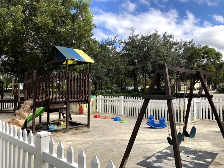 More Photos Of 2535 Northbrooke Plaza Dr, Naples Medical For Sale