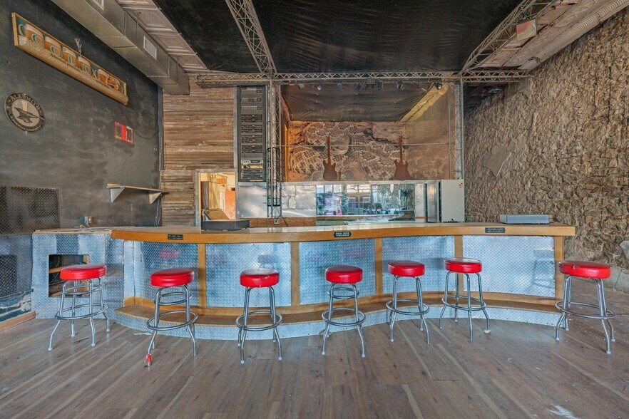 More Photos Of 4153 3rd St, Walnut Springs General Retail For Sale