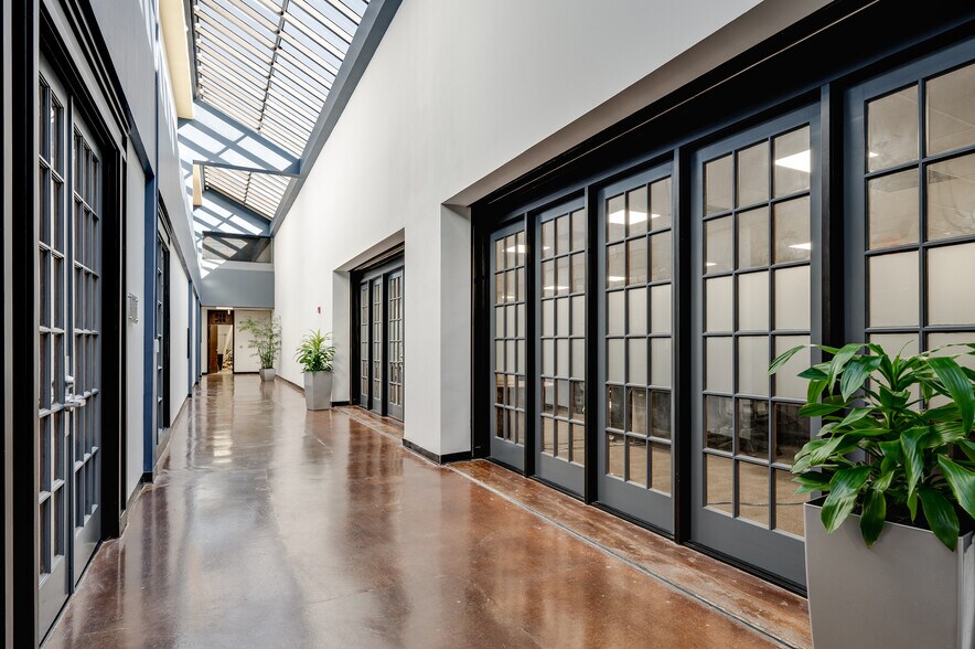 More Photos Of 14665 Midway Rd, Addison Office For Lease