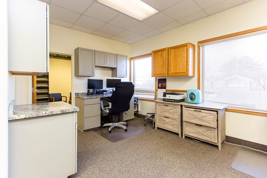 More Photos Of 1263 Bennett Ave, Burley Medical For Lease